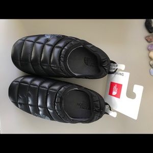 North face down slippers